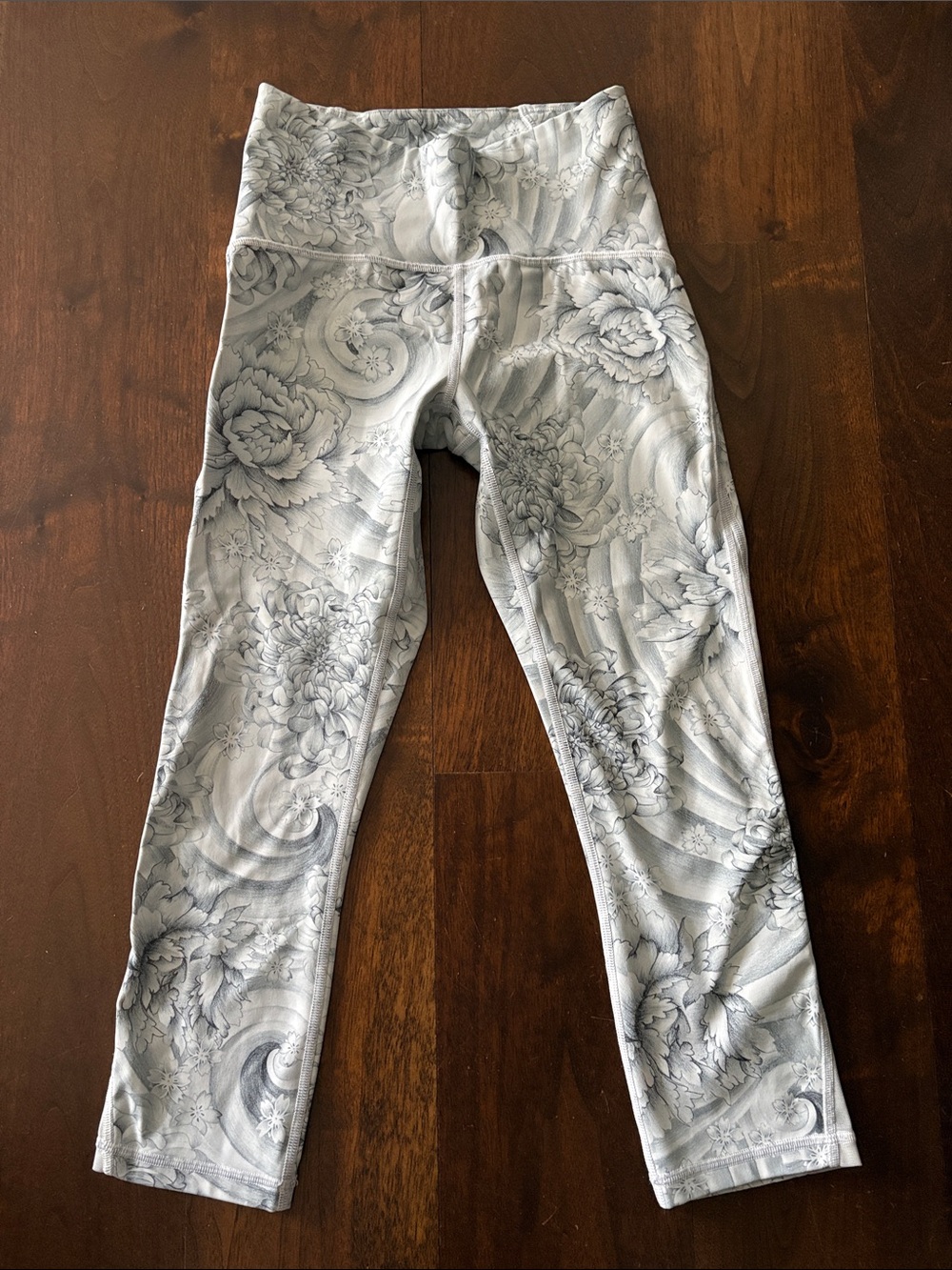 lululemon athletica Light Gray Floral-Print Leggings